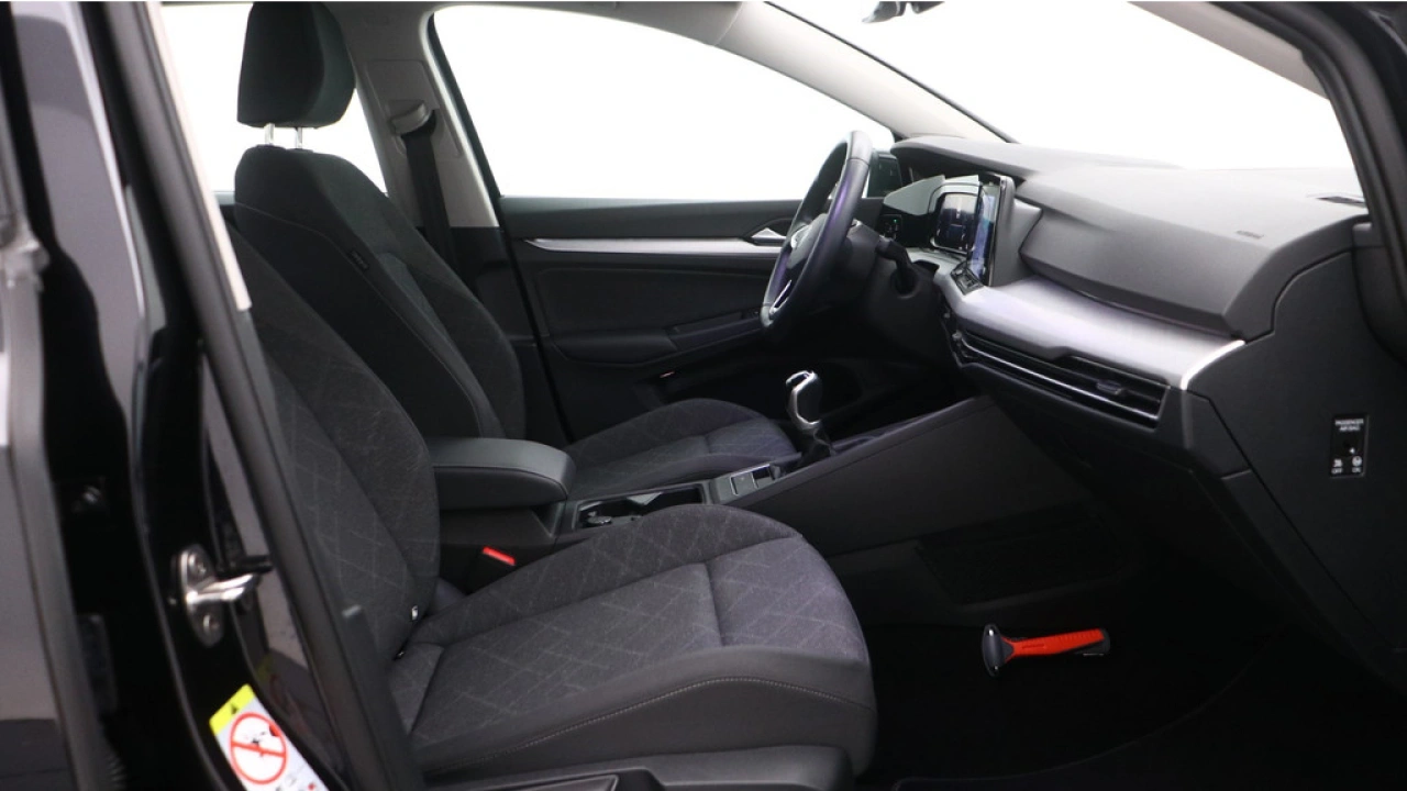 Volkswagen Golf 1.0 TSI 110pk Life Navigatie Camera