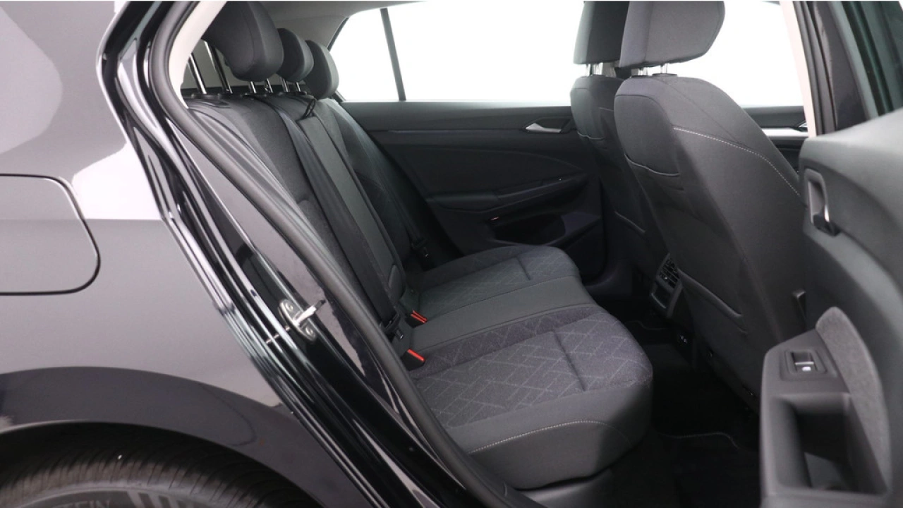 Volkswagen Golf 1.0 TSI 110pk Life Navigatie Camera