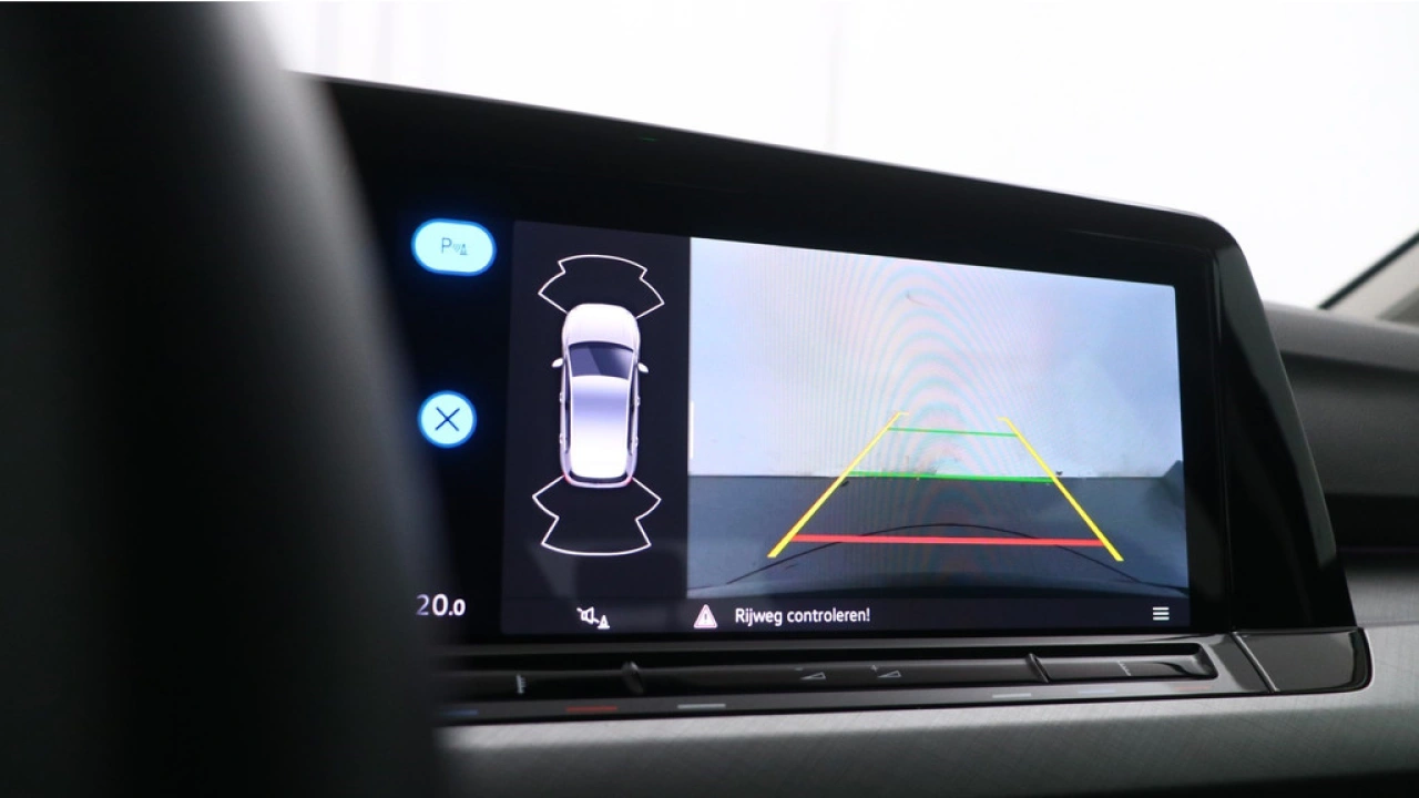 Volkswagen Golf 1.0 TSI 110pk Life Navigatie Camera