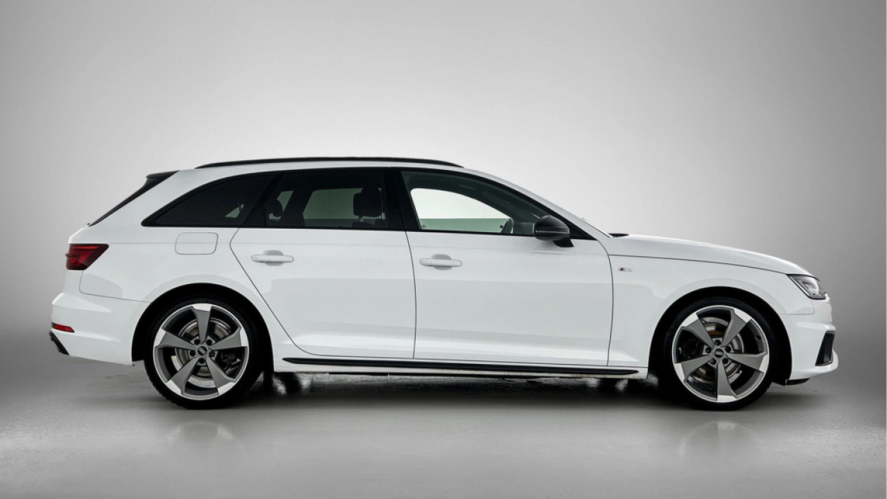 Audi A4 Avant 40 TFSI 190pk Sport S Line Black Edition S-Tronic