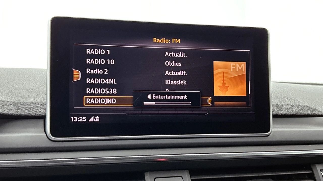 Audi A4 Avant 40 TFSI 190pk Sport S Line Black Edition S-Tronic