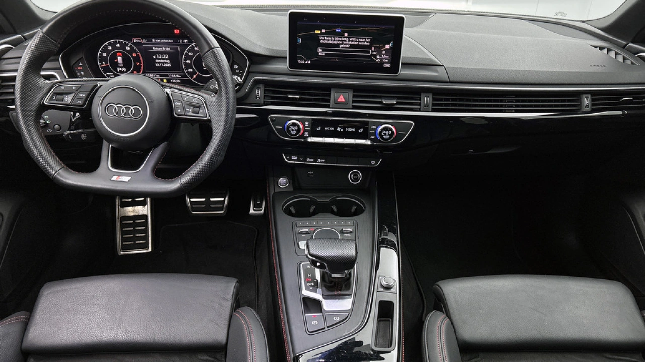 Audi A4 Avant 40 TFSI 190pk Sport S Line Black Edition S-Tronic