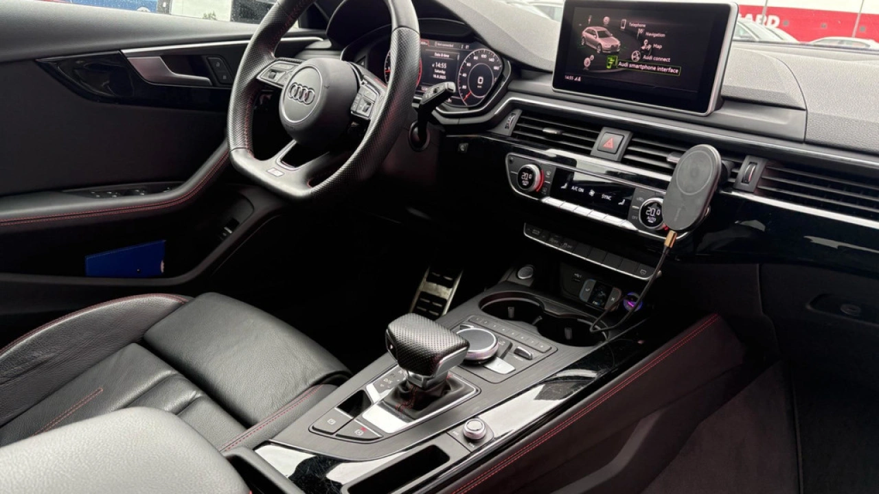 Audi A4 Avant 40 TFSI 190pk Sport S Line Black Edition S-Tronic