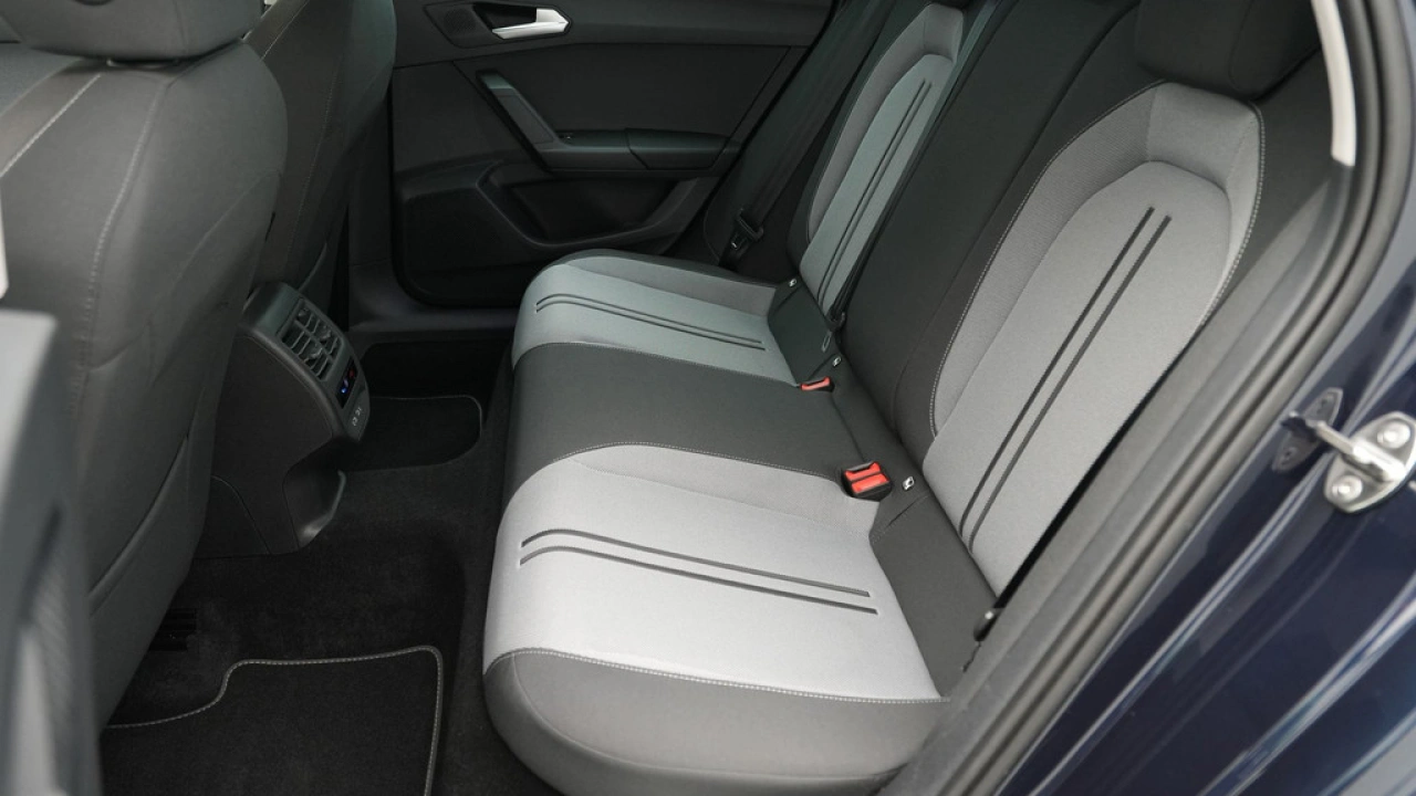 SEAT Leon 1.0 eTSI 110 pk DSG Style Business Intense