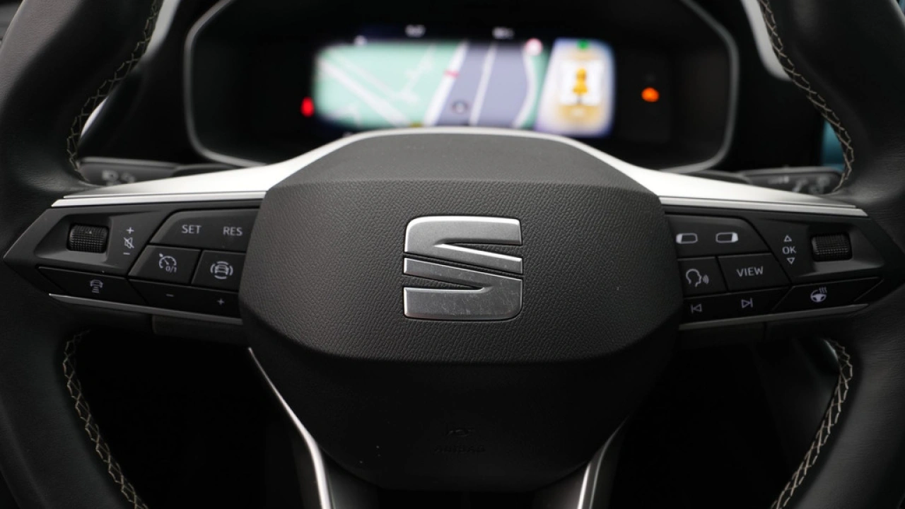 SEAT Leon 1.0 eTSI 110 pk DSG Style Business Intense