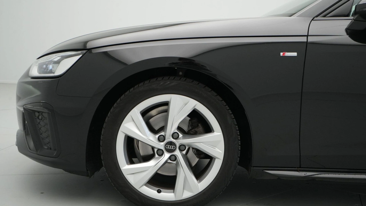 Audi A4 Avant 35 TFSI S Line edition