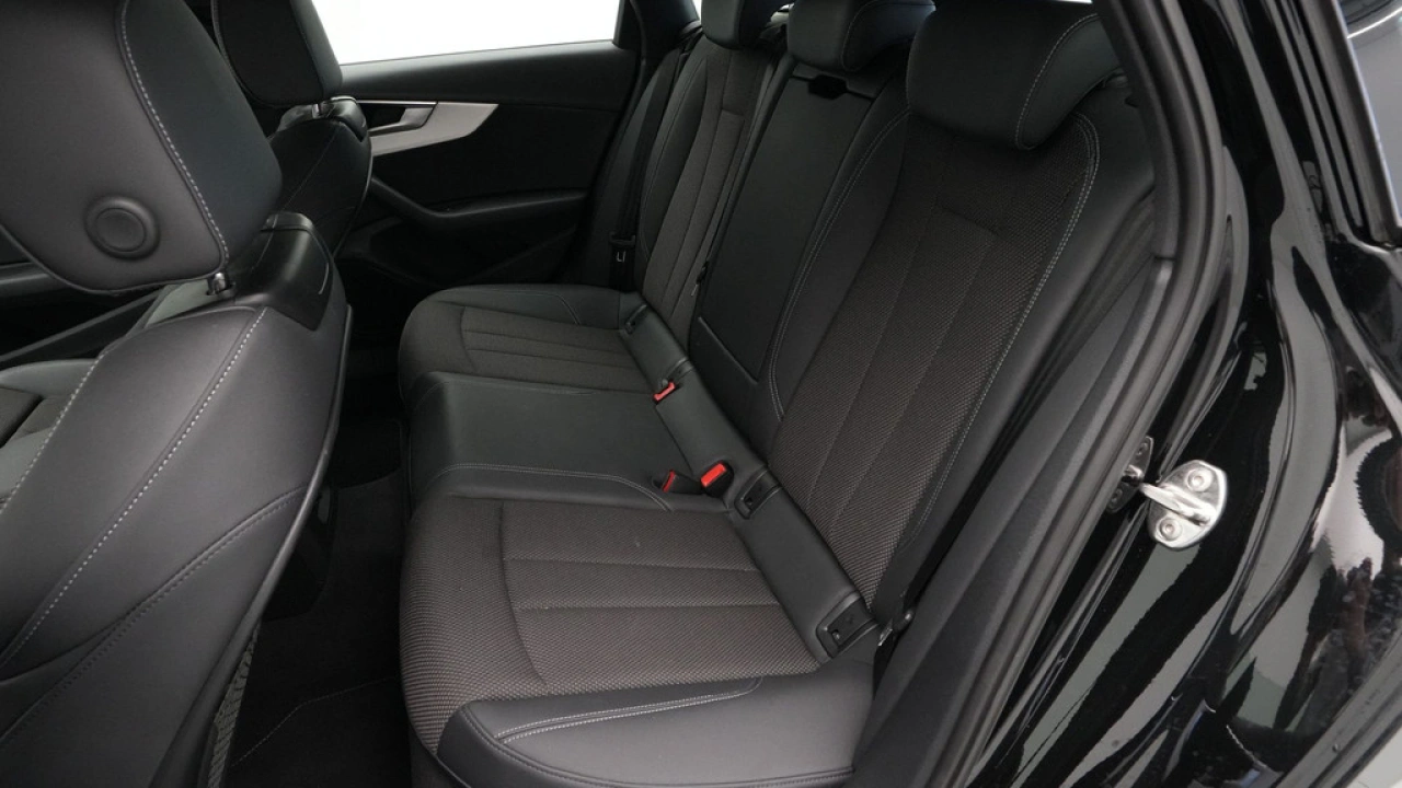 Audi A4 Avant 35 TFSI S Line edition