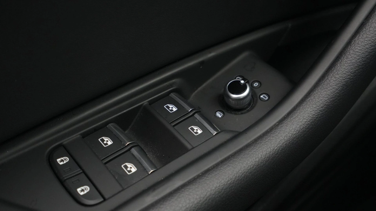 Audi A4 Avant 35 TFSI S Line edition