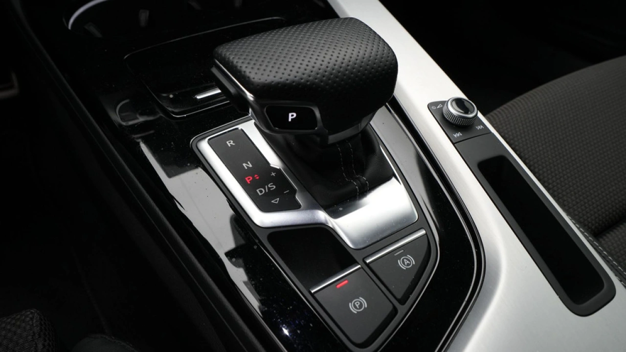 Audi A4 Avant 35 TFSI S Line edition