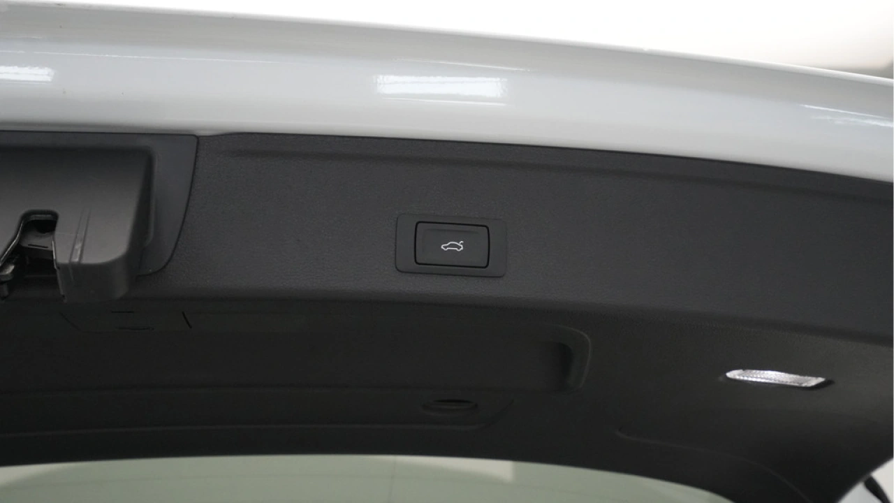 Audi A4 Avant 35 TFSI S Line edition Competition