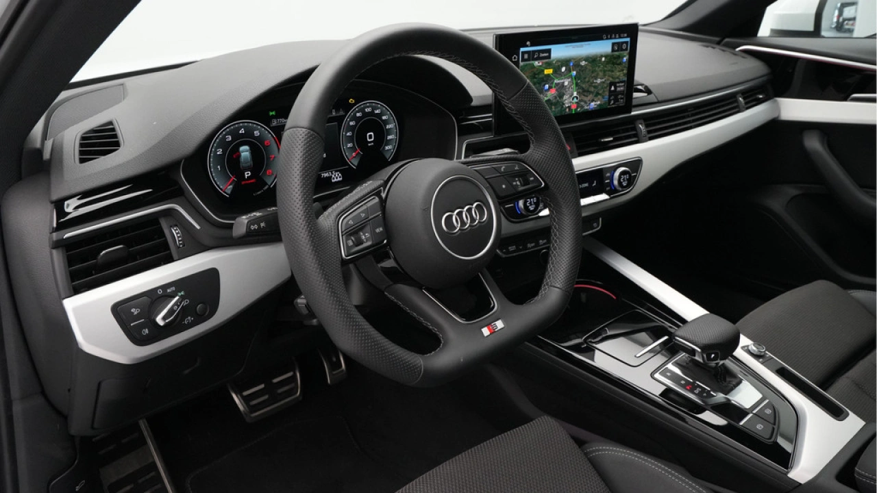 Audi A4 Avant 35 TFSI S Line edition Competition