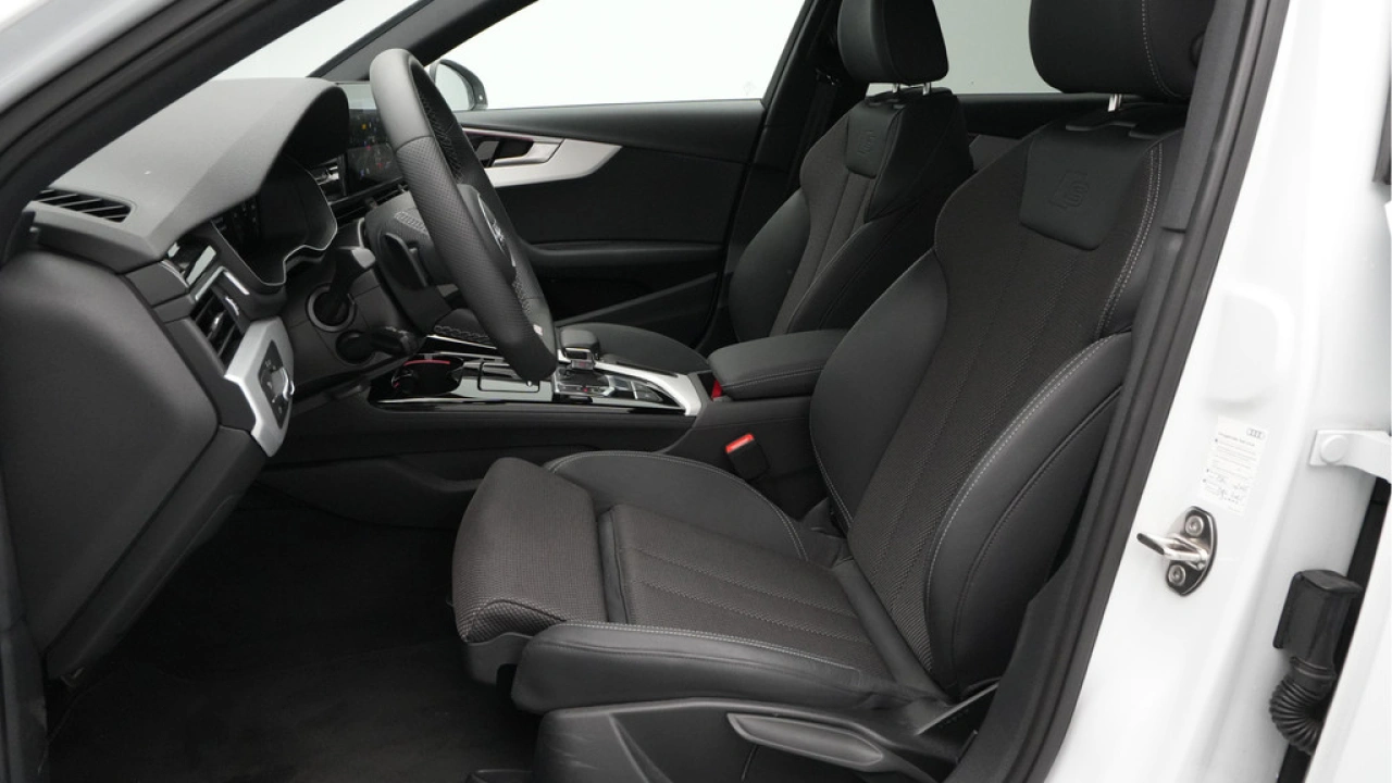 Audi A4 Avant 35 TFSI S Line edition Competition