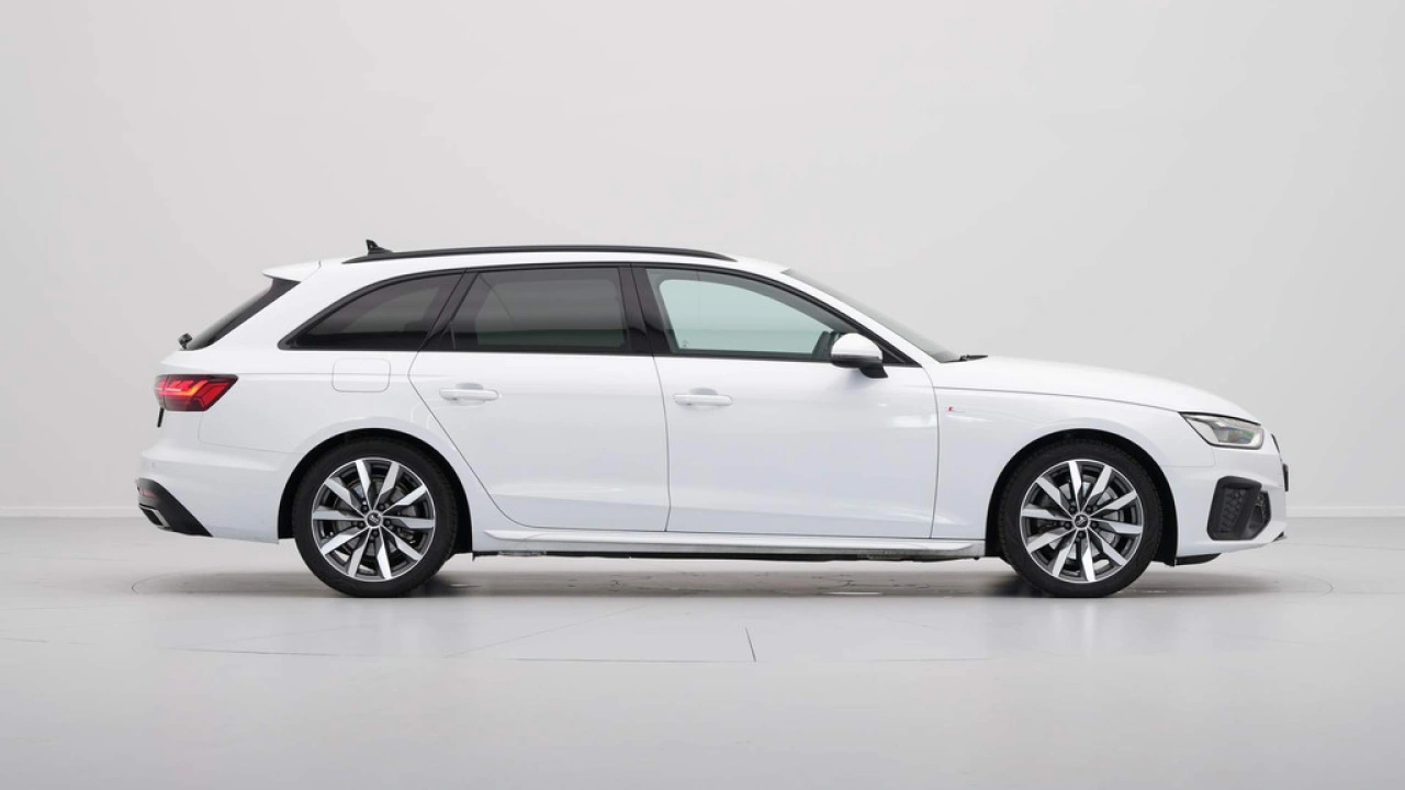 Audi A4 Avant 35 TFSI S Line edition Competition