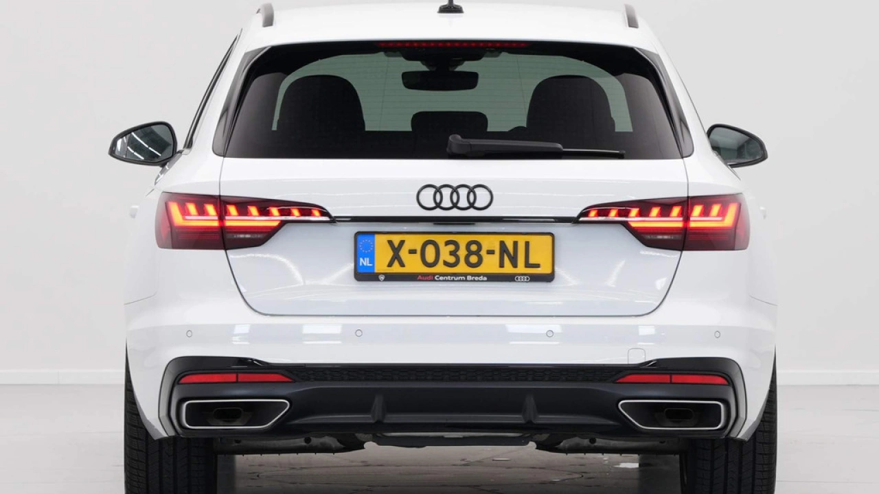 Audi A4 Avant 35 TFSI S Line edition Competition