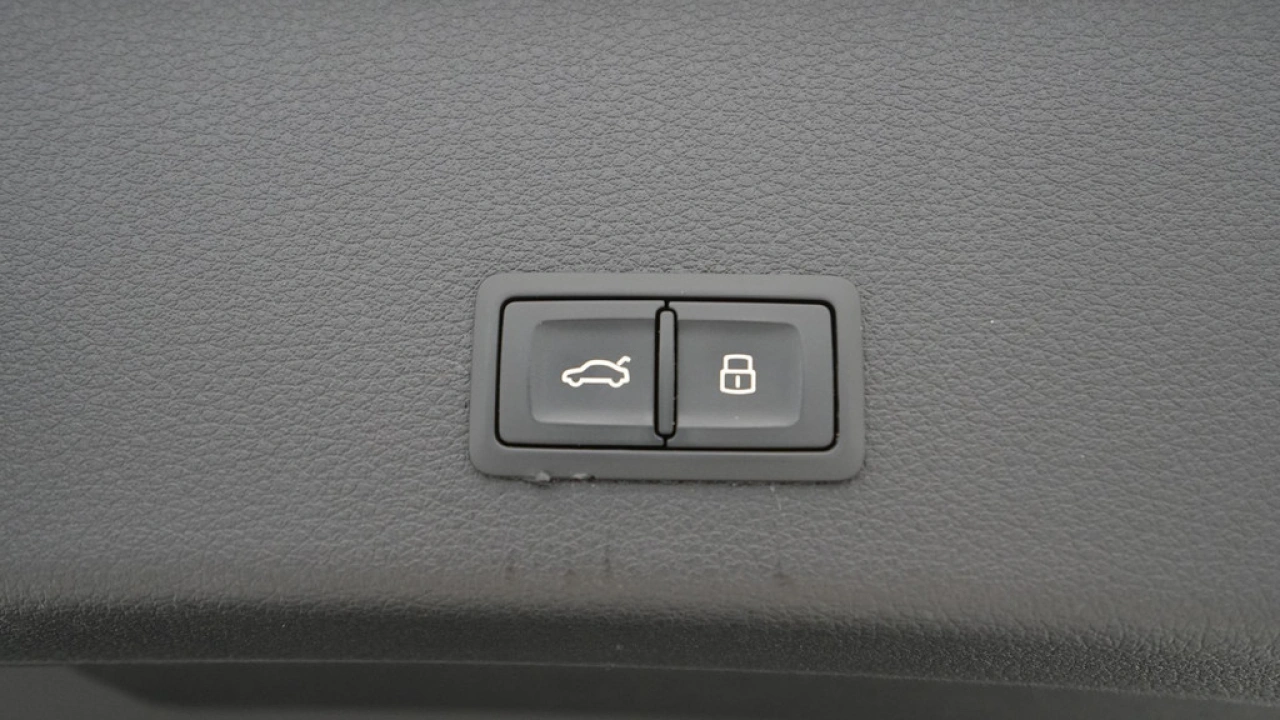 Audi e-tron 55 quattro 408pk S-Line edition 95 kWh