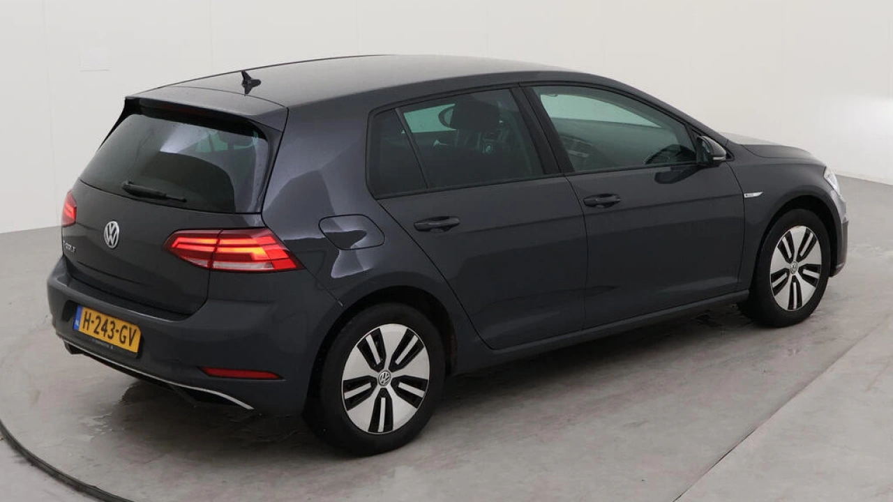 Volkswagen e-Golf E-DITION | Warmtepomp | Active Info Display | binnenkort beschikbaar |