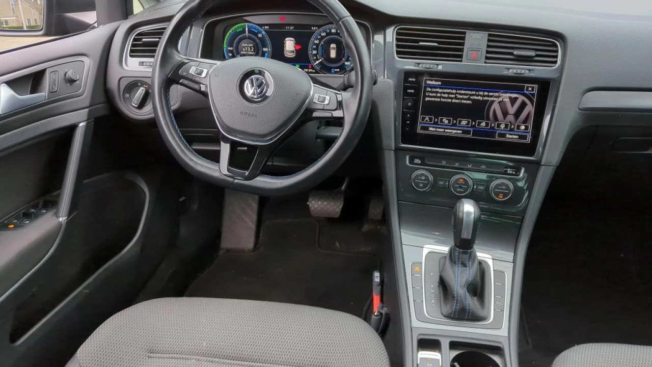 Volkswagen e-Golf E-DITION | Warmtepomp | Active Info Display | binnenkort beschikbaar |