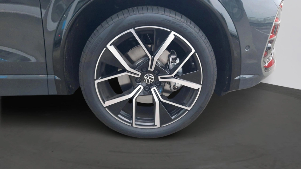 Volkswagen Tiguan 1.5 eHybrid R-Line Edition | DEMO | beschikbaarheid in overleg |