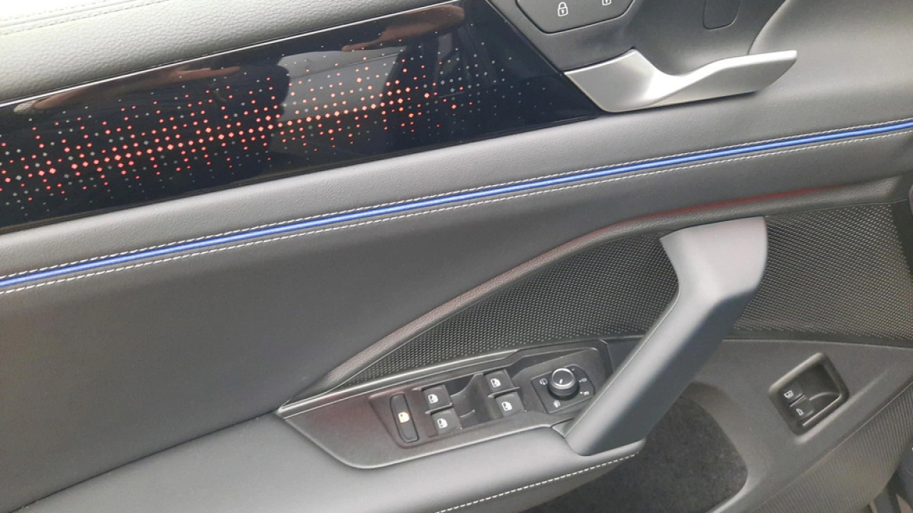 Volkswagen Tiguan 1.5 eHybrid R-Line Edition | DEMO | beschikbaarheid in overleg |