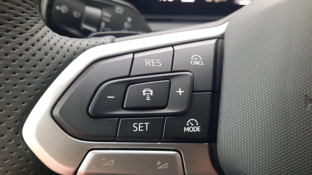 Volkswagen Tiguan 1.5 eHybrid R-Line Edition | DEMO | beschikbaarheid in overleg |