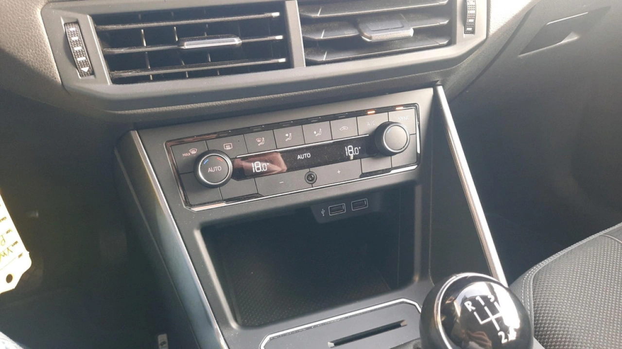 Volkswagen Polo 1.0 TSI Highline | Navigatie | Active Info Display | Parkeersensoren |