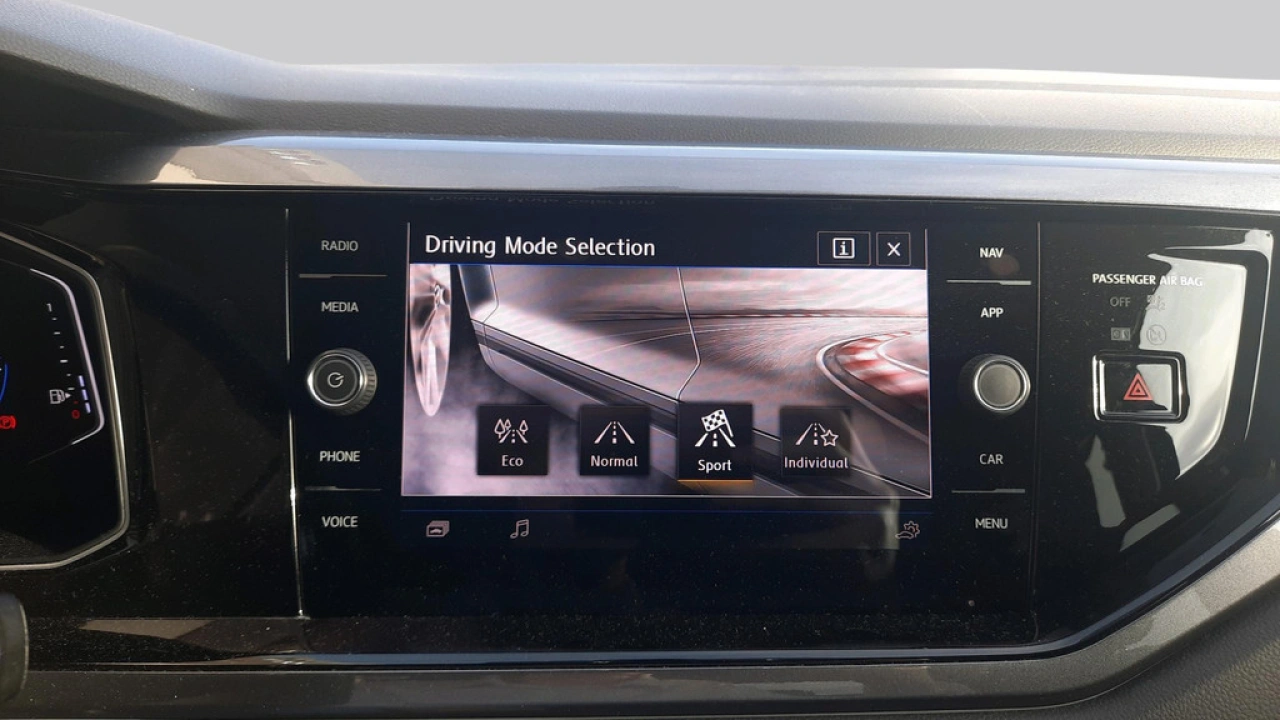 Volkswagen Polo 1.0 TSI Highline | Navigatie | Active Info Display | Parkeersensoren |