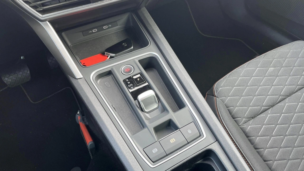 SEAT Leon Sportstourer 1.0 eTSI FR Business