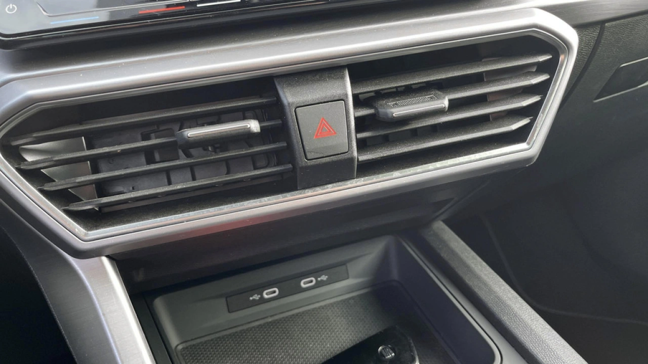 SEAT Leon Sportstourer 1.0 eTSI FR Business