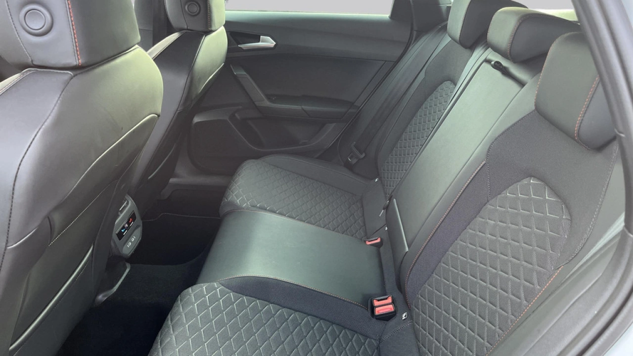 SEAT Leon Sportstourer 1.0 eTSI FR Business