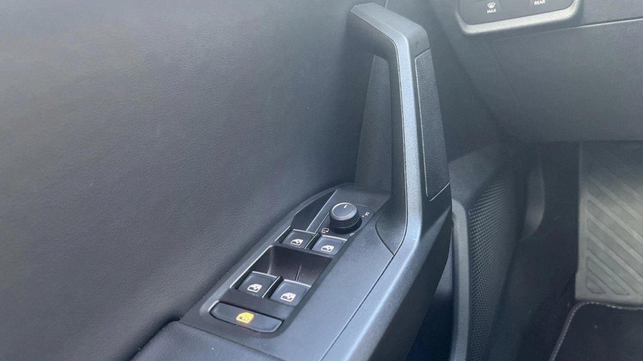 SEAT Leon Sportstourer 1.0 eTSI FR Business