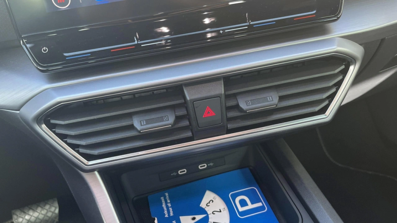 SEAT Leon Sportstourer 1.0 eTSI FR Business