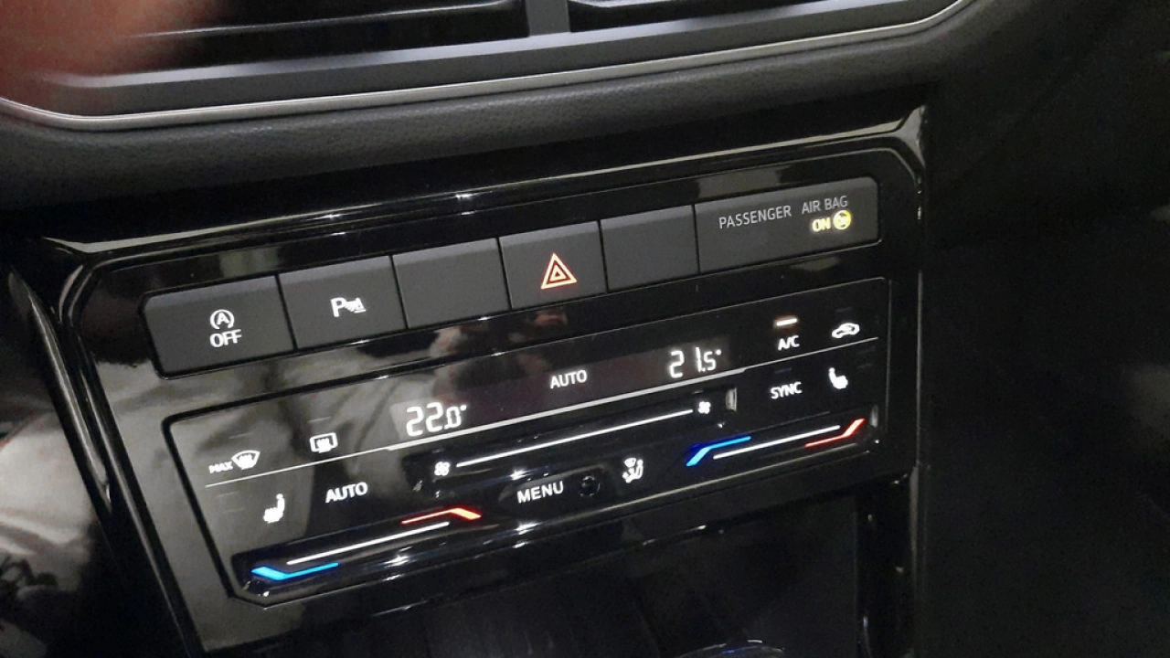 Volkswagen T-Cross 1.0 TSI R-Line Edition | Black Style | Camera | Navi | Active Info Display | Demonstratieauto