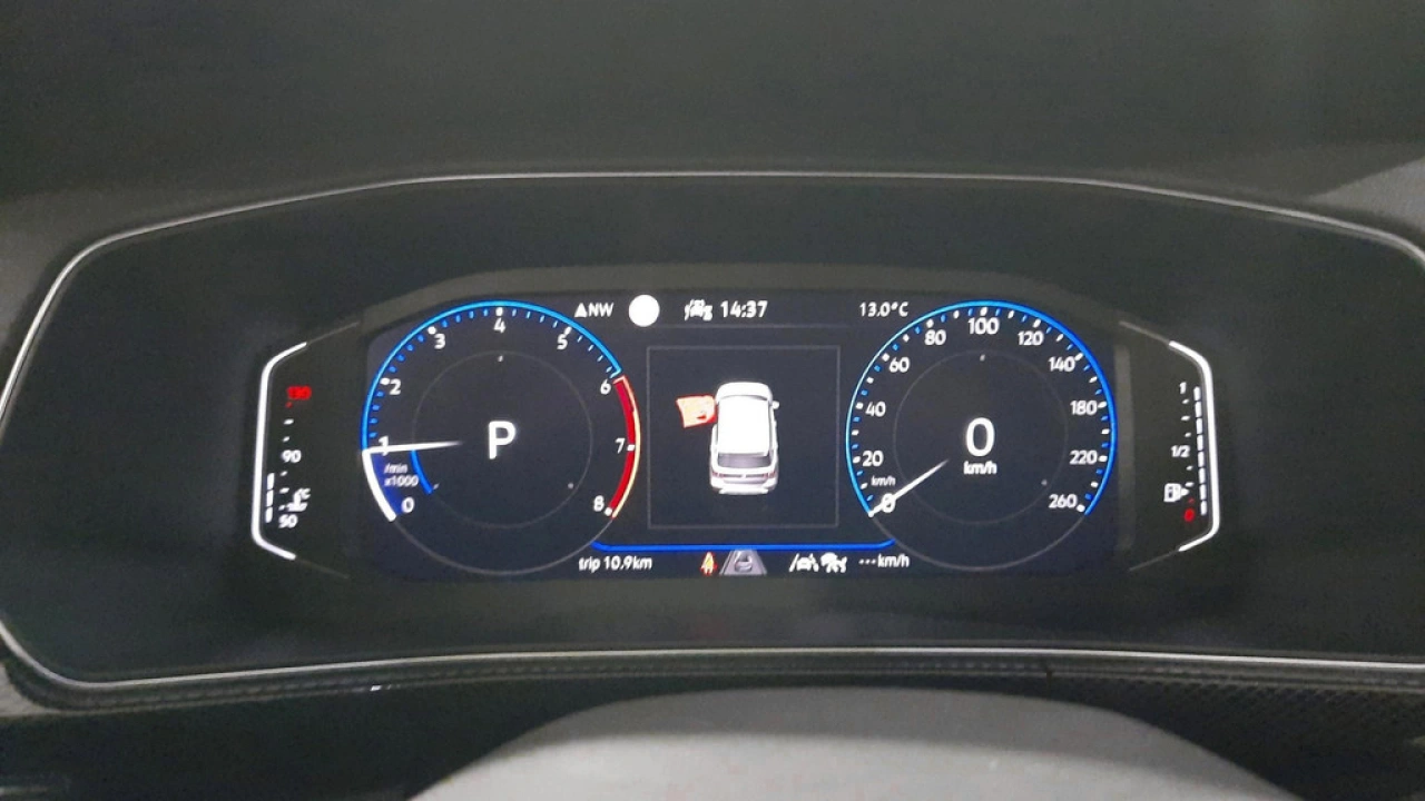 Volkswagen T-Cross 1.0 TSI R-Line Edition | Black Style | Camera | Navi | Active Info Display | Demonstratieauto