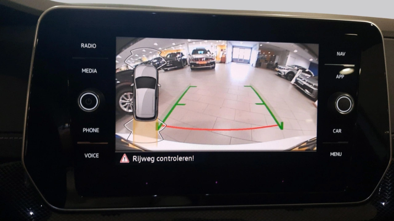 Volkswagen T-Cross 1.0 TSI R-Line Edition | Black Style | Camera | Navi | Active Info Display | Demonstratieauto