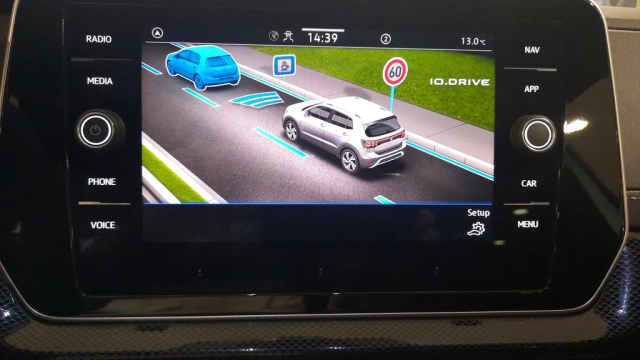 Volkswagen T-Cross 1.0 TSI R-Line Edition | Black Style | Camera | Navi | Active Info Display | Demonstratieauto