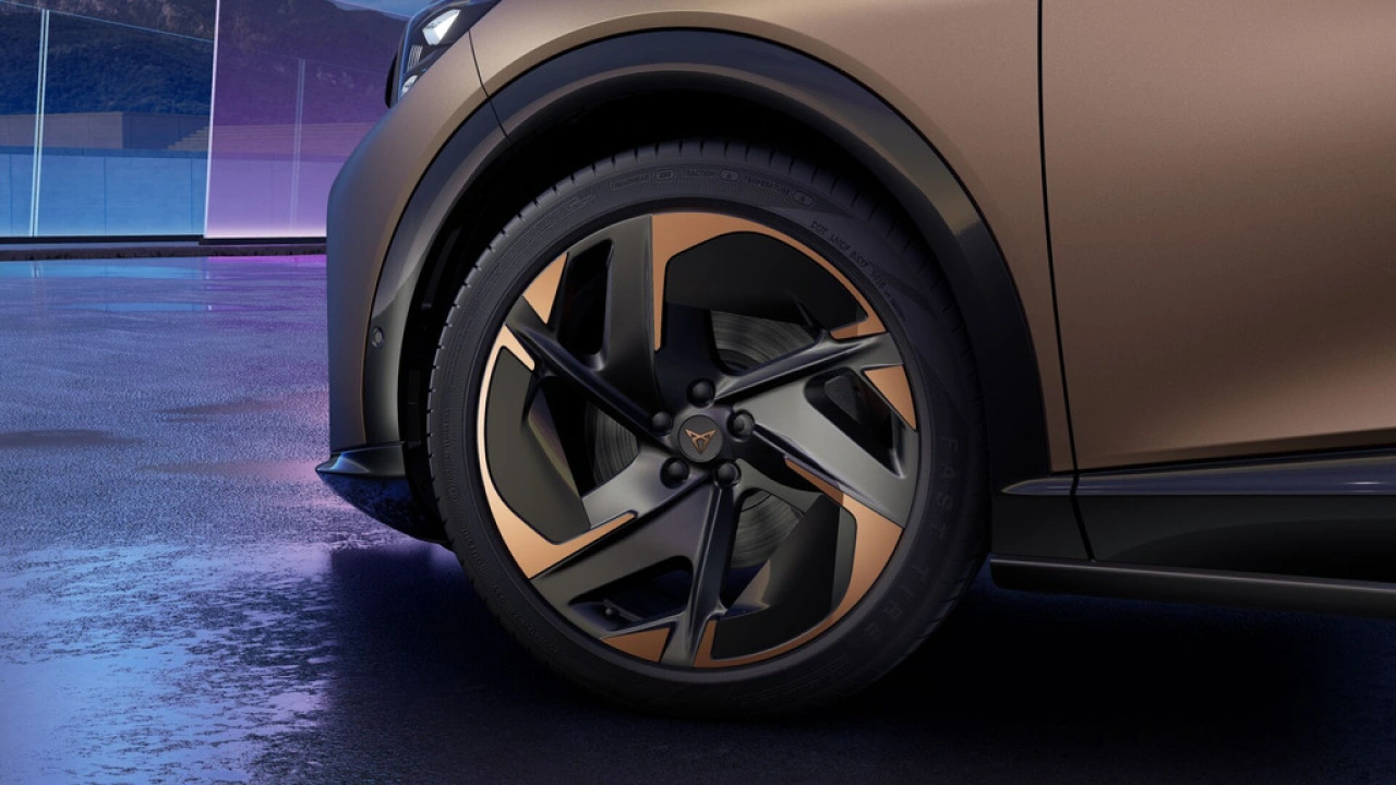 CUPRA Tavascan 77kWh Elektromotor 286 1AT Adrenaline