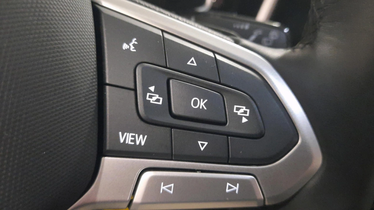 Volkswagen T-Roc 1.5 TSI R-Line Business | afn Trekhaak | Privacy Glass |