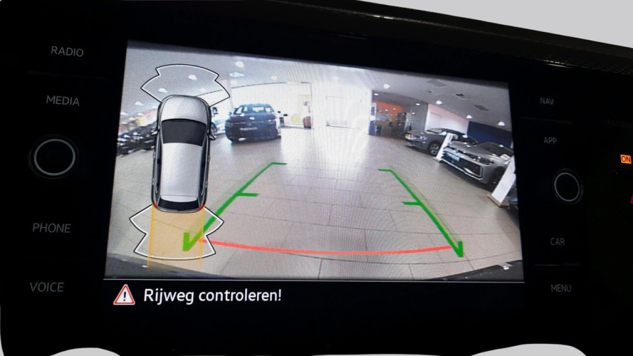 Volkswagen Polo 1.0 TSI Automaat Life | Multimedia Pakket | Parkeersensoren | Camera