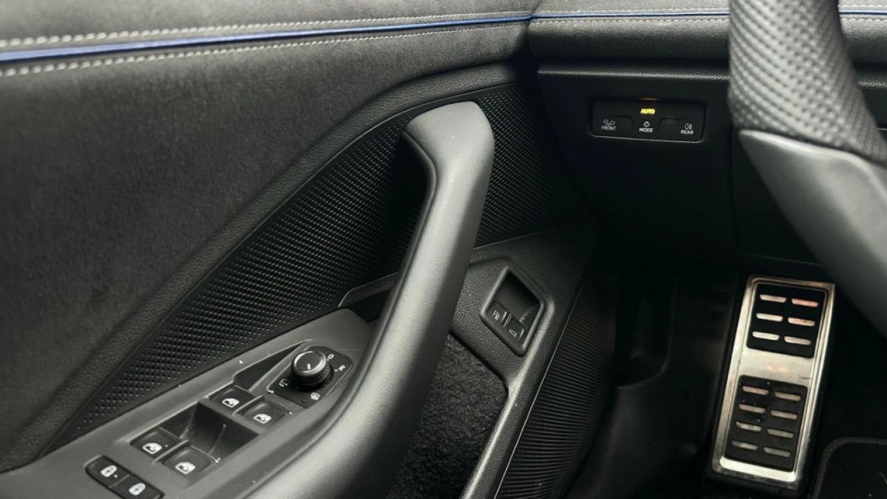 Volkswagen Passat Variant 1.5 eHybrid 272pk DSG R-Line Business DCC Harman/Kardon