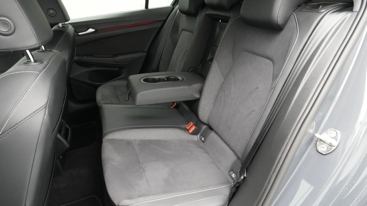 Volkswagen Golf 1.5 eHybrid 204pk 50 Edition