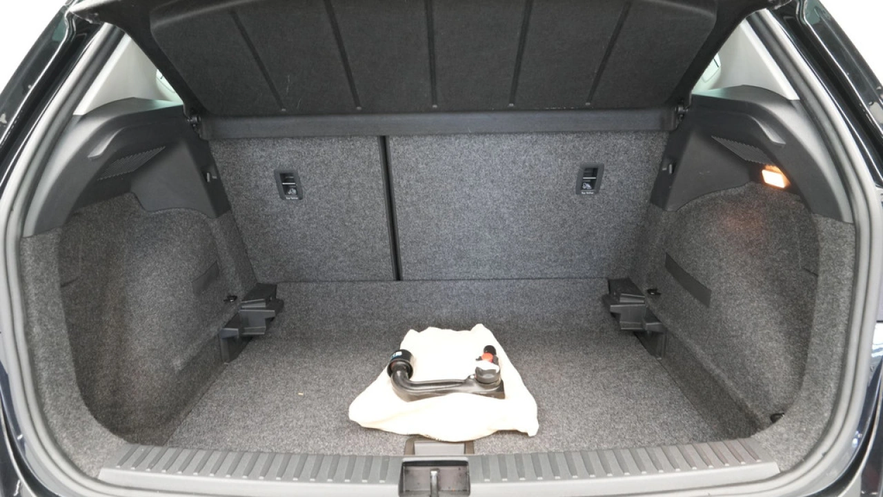 SEAT Arona 1.0 TSI 95pk Style Business Intense