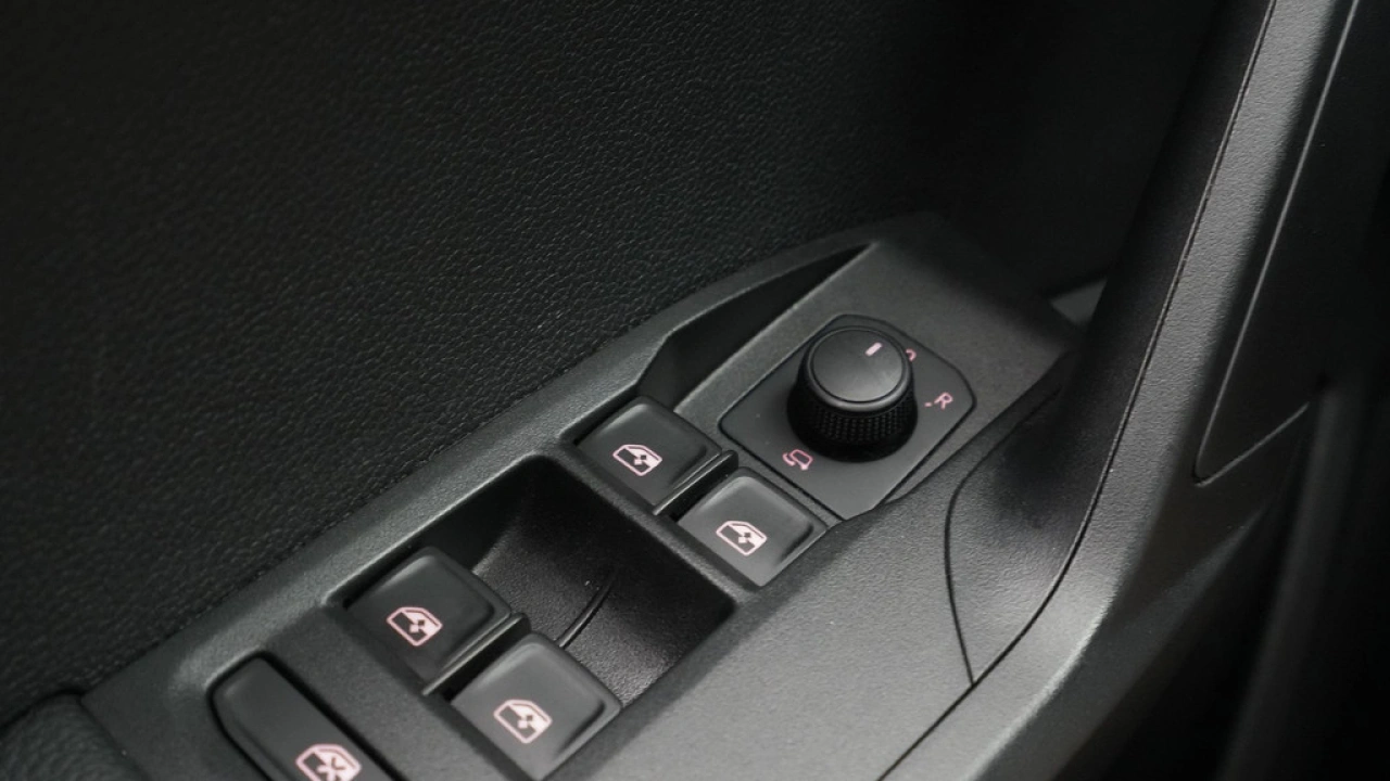 SEAT Arona 1.0 TSI 95pk Style Business Intense