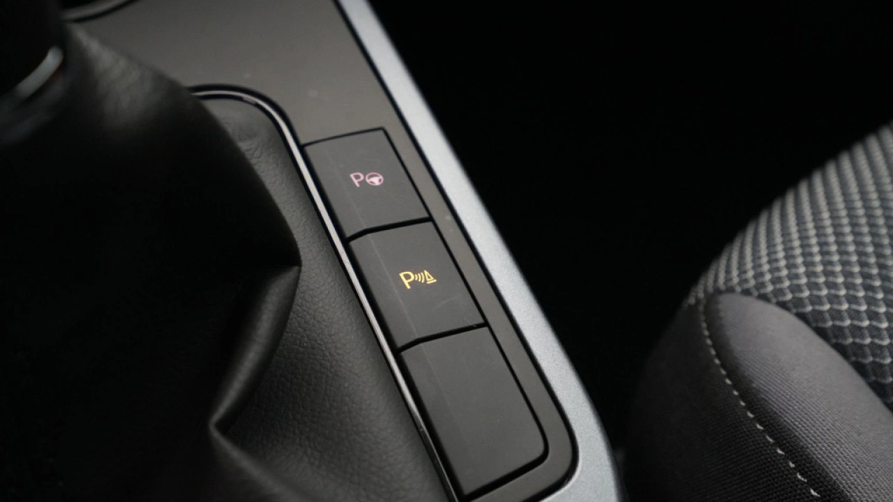 SEAT Arona 1.0 TSI 95pk Style Business Intense