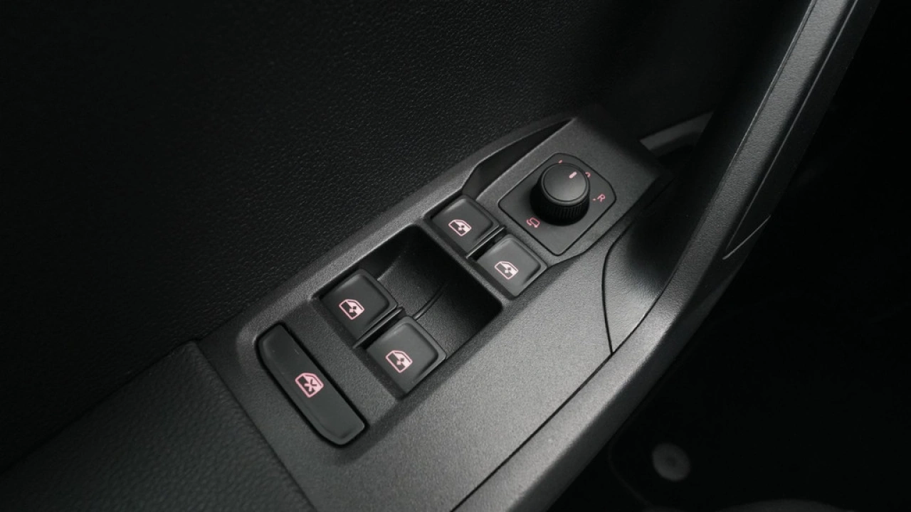 SEAT Arona 1.0 TSI 95pk Style Business Intense