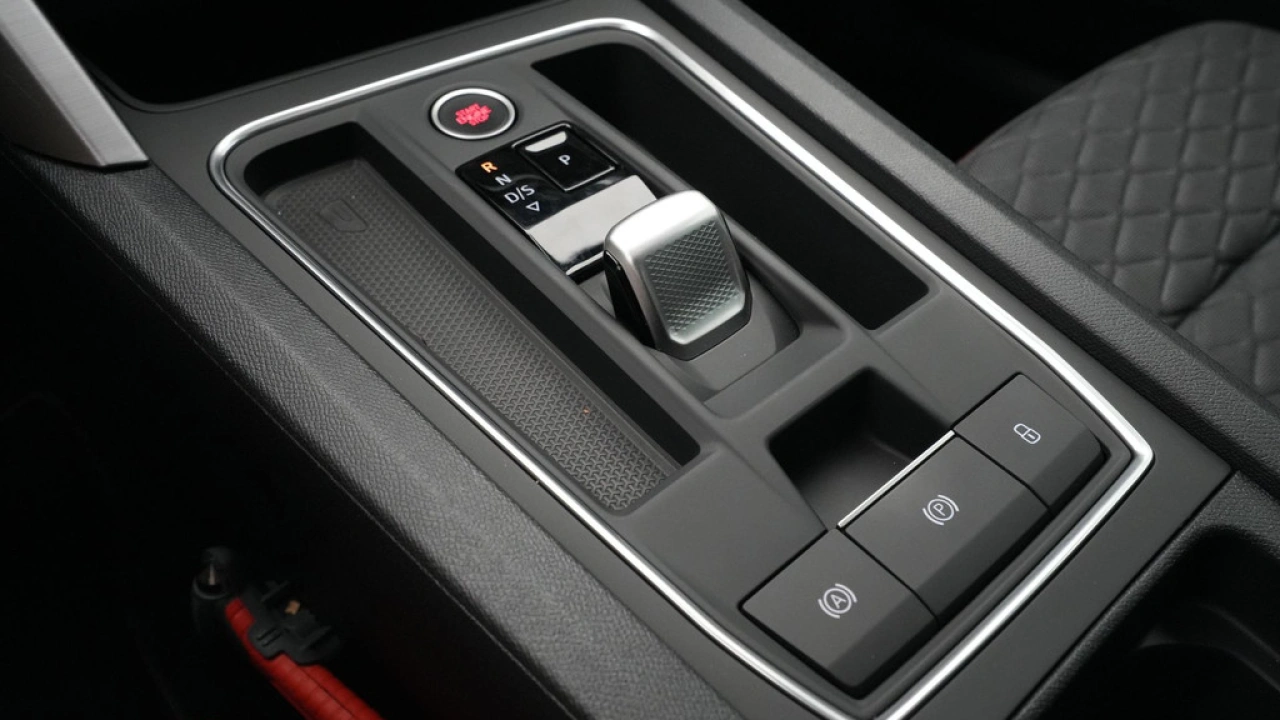 SEAT Leon 1.4 TSI eHybrid PHEV 204pk FR Business Intense