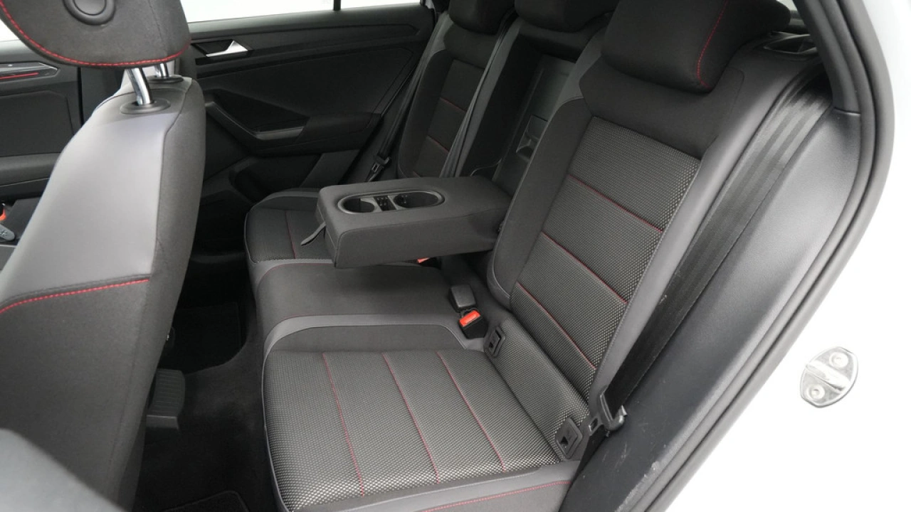 Volkswagen T-Roc 1.5 TSI 150pk DSG Sport Business R