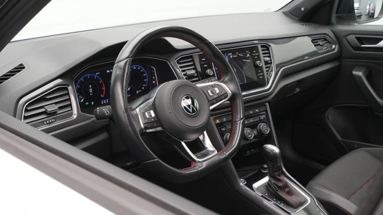 Volkswagen T-Roc 1.5 TSI 150pk DSG Sport Business R