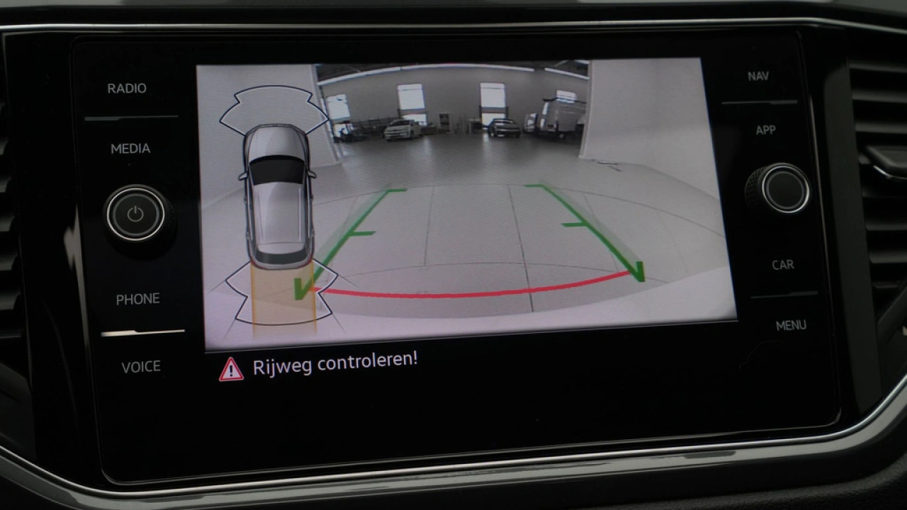 Volkswagen T-Roc 1.5 TSI 150pk DSG Sport Business R