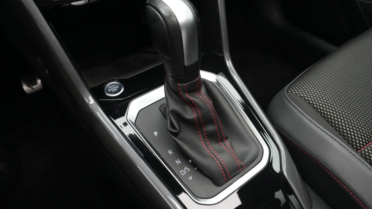 Volkswagen T-Roc 1.5 TSI 150pk DSG Sport Business R