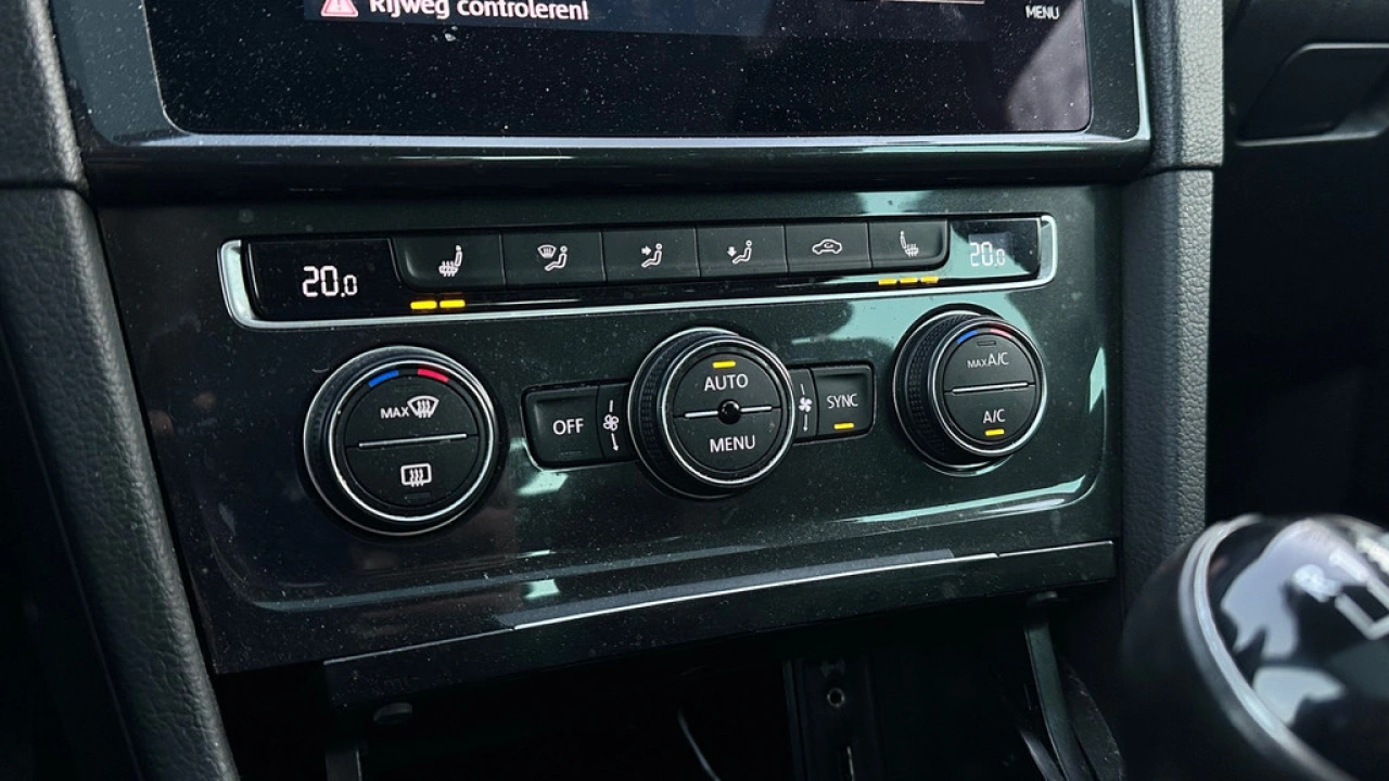 Volkswagen Golf 1.0 TSI 110pk Comfortline Business Panoramadak LED